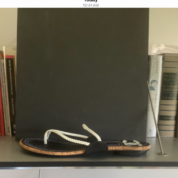 CHANEL LEATHER THONG - Picture 5 of 7